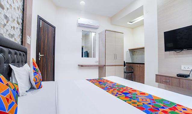 Stayzy Evanka Indore Buitenkant foto