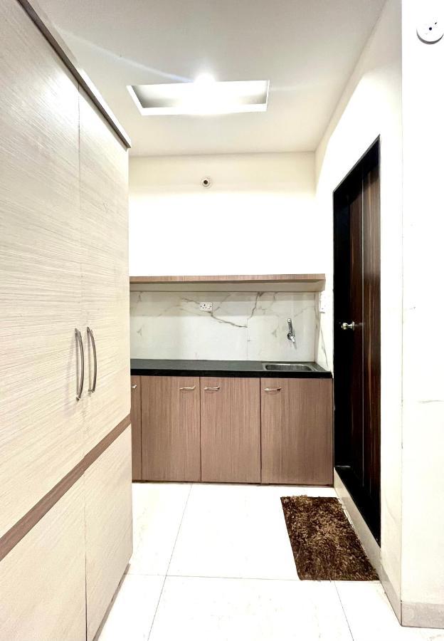 Stayzy Evanka Indore Buitenkant foto