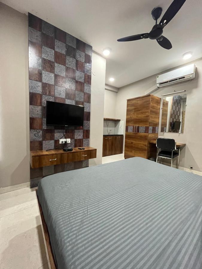 Stayzy Evanka Indore Buitenkant foto